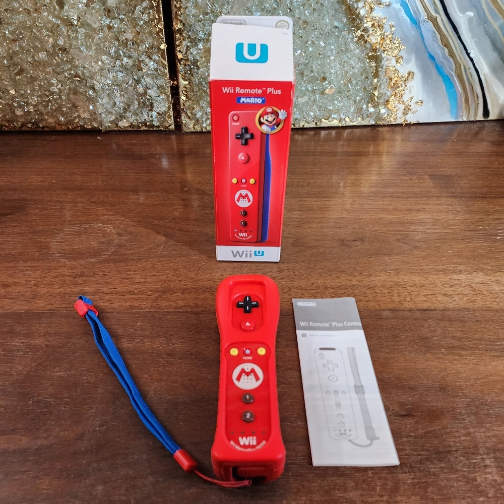 * RARE * Nintendo Wii Remote PLUS MARIO Controller CIB